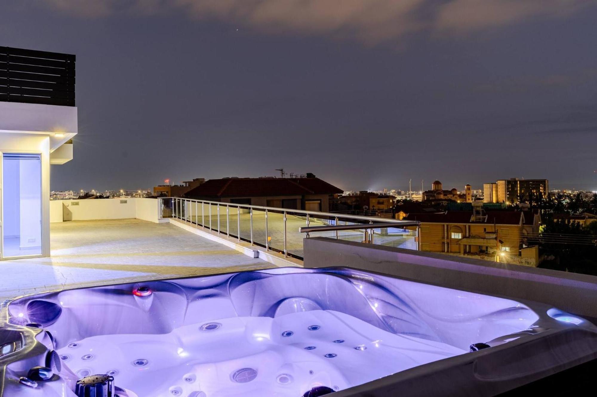 Apartmán Penthouse Great View Hydromassage Penthouse Hottub Lemesos Exteriér fotografie