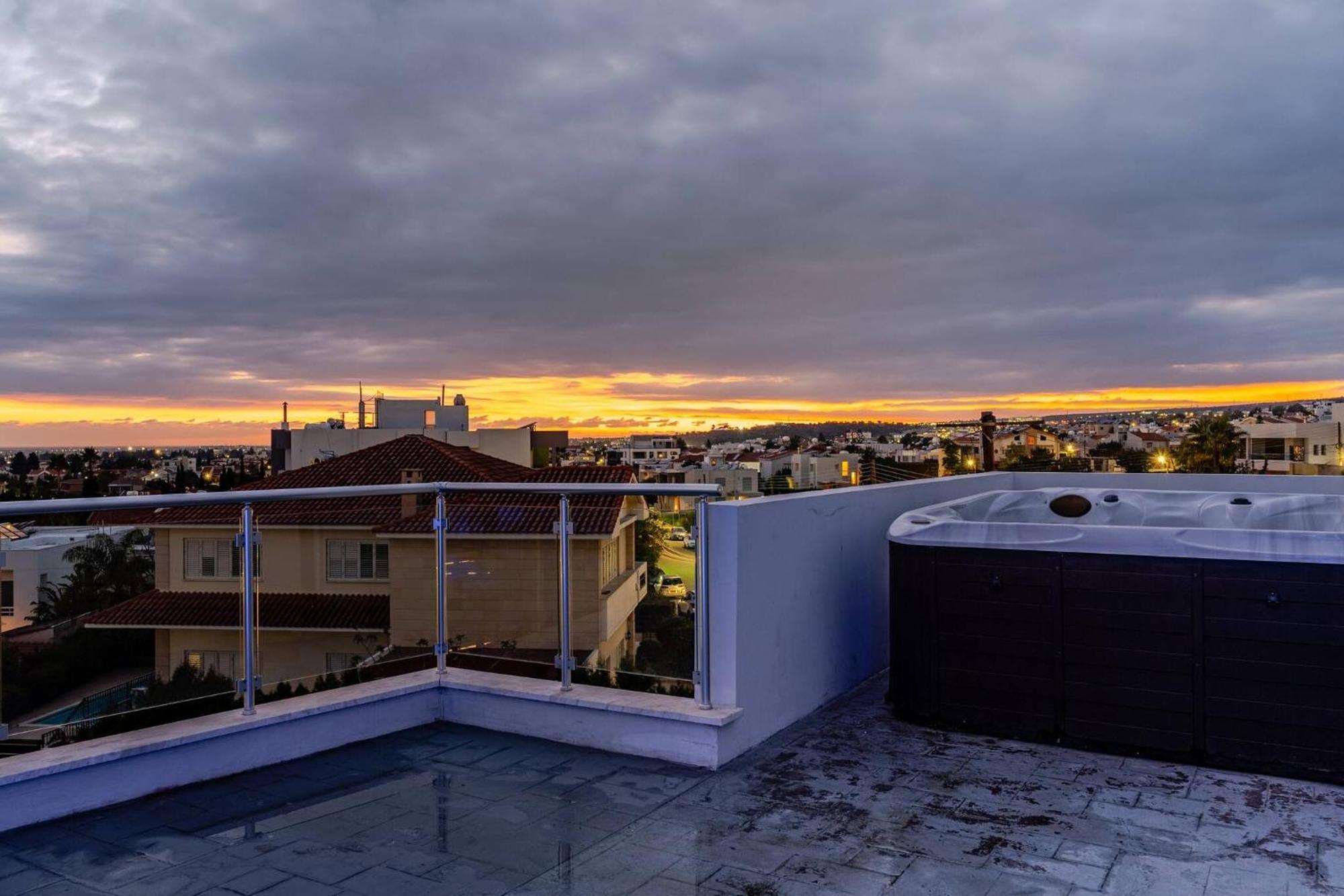 Apartmán Penthouse Great View Hydromassage Penthouse Hottub Lemesos Exteriér fotografie